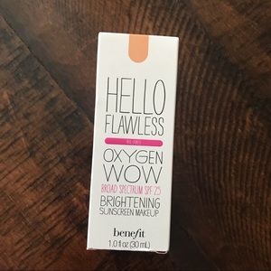 New Benefit Hello Flawless Foundation in Champagne
